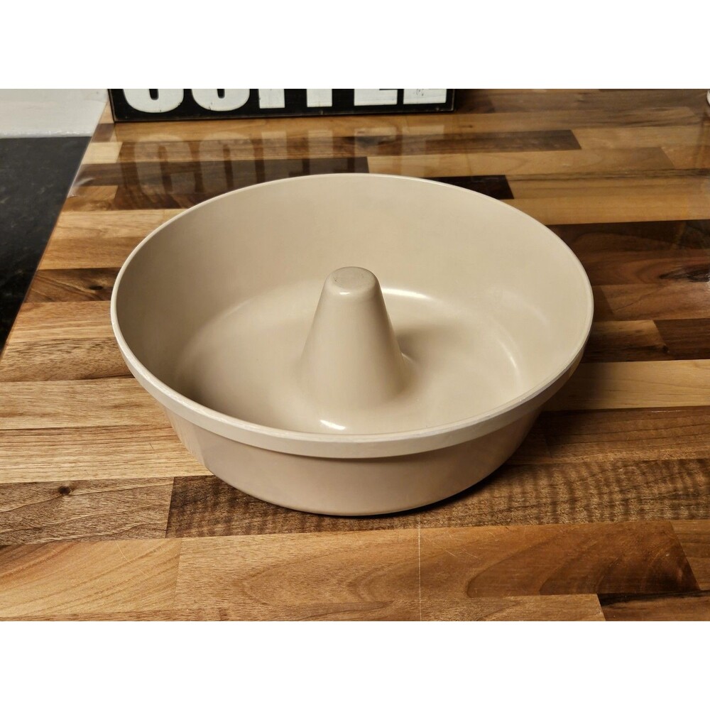 Vintage Anchor Hocking Microware Microwave Bundt Cake Pan 9" PM459-TI 484 EUC